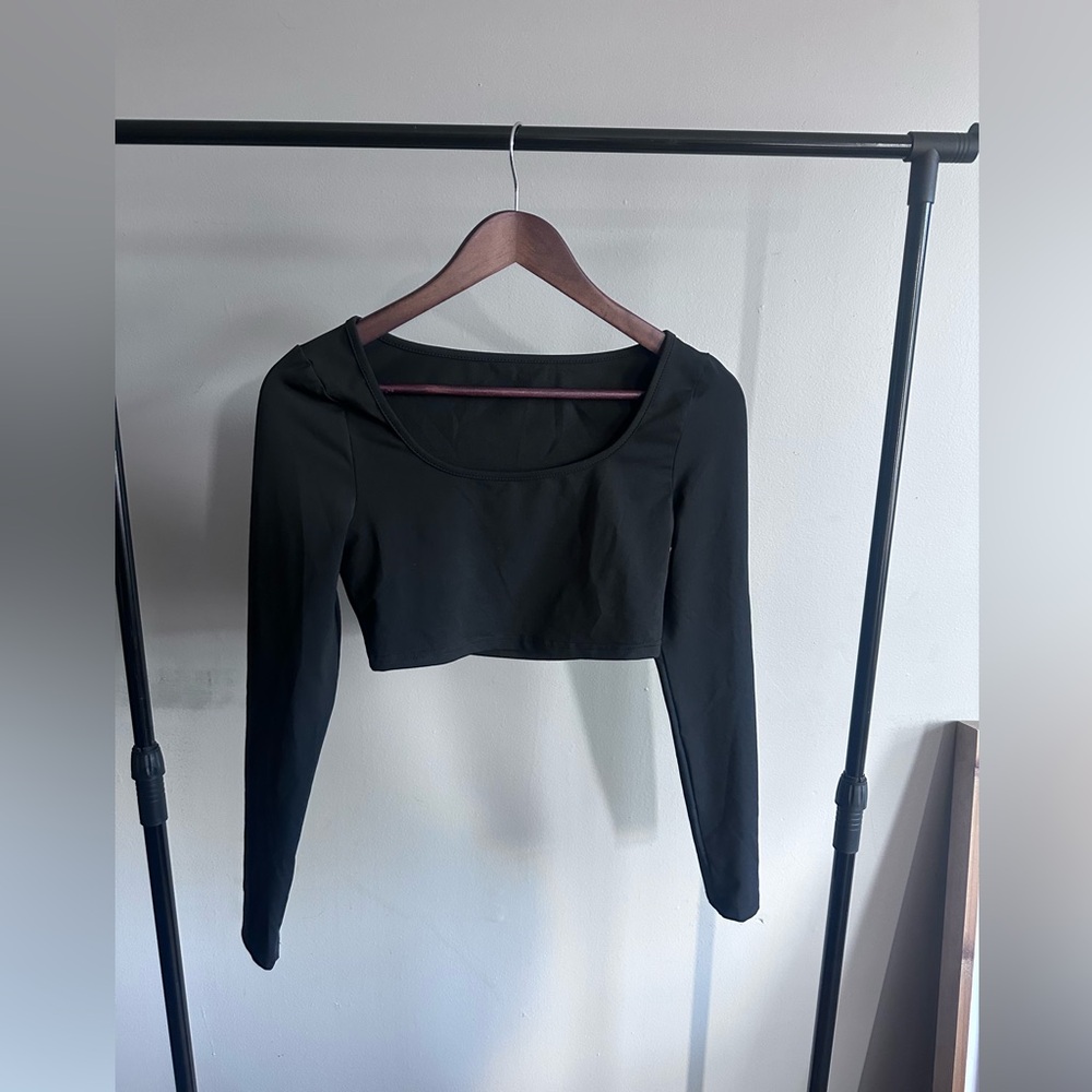 Long Sleeve Scoop Neck Stretchy Black Crop Top SZ XS Stretchy Black Top - Picture 2 of 13
